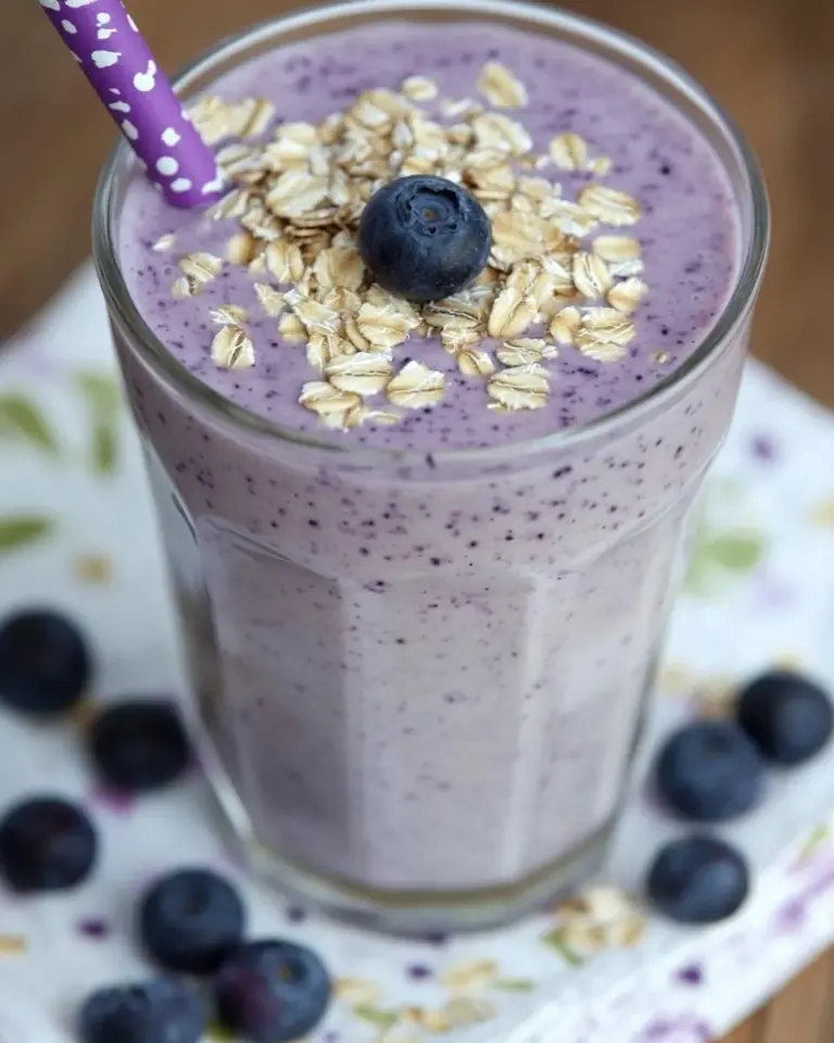Homemade Blueberry Oatmeal Smoothie photo